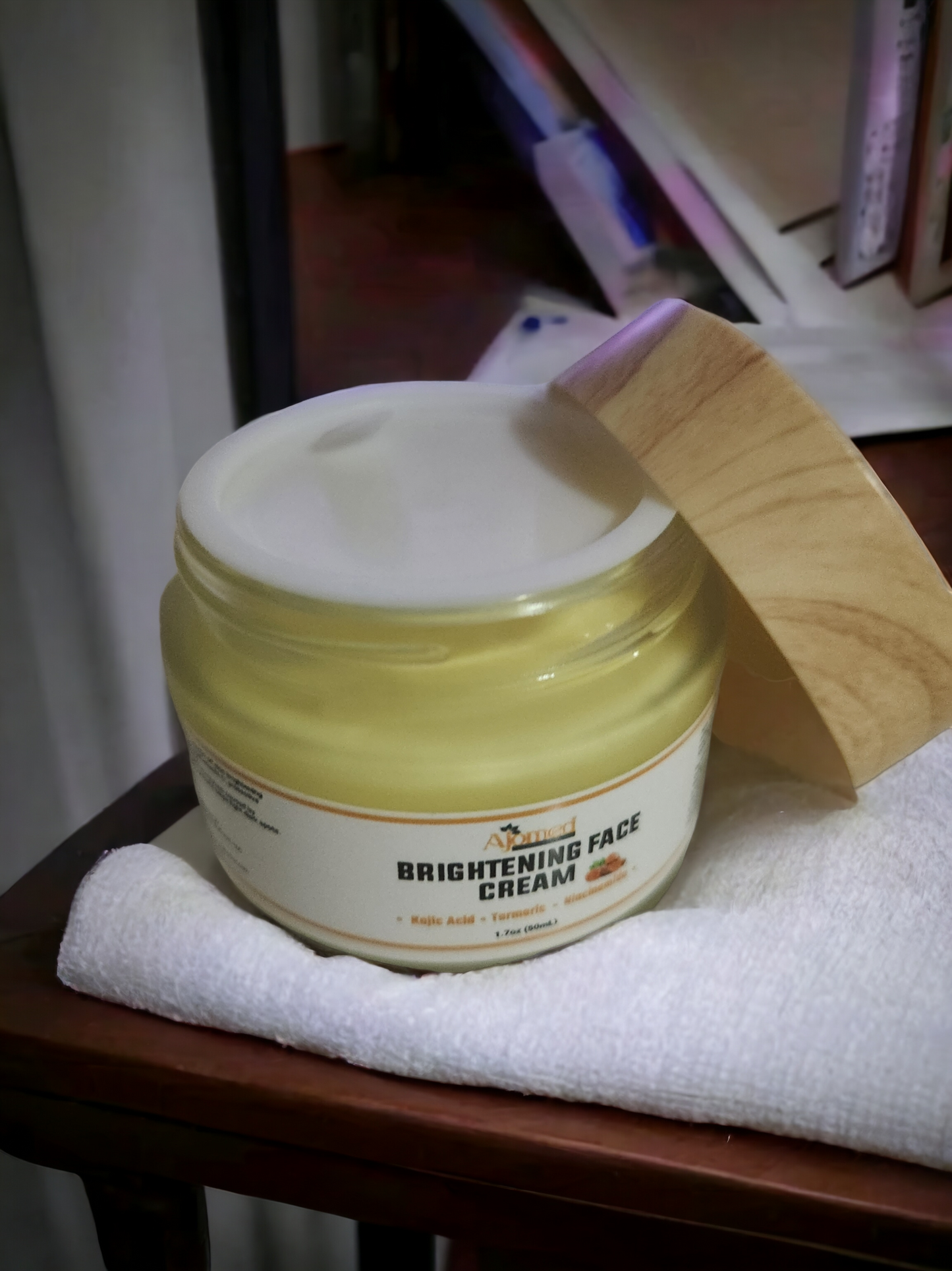 Kojic Acid & Turmeric Brightening Neck Face Cream with Alpha Arbutin, Niacinamide and Papaya. Handmade Face cream